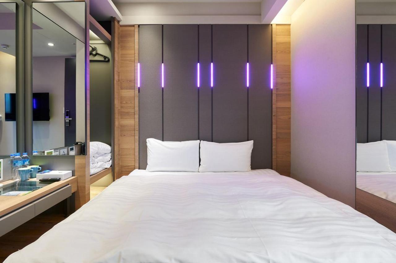 Kiwi Share Hotel Zhongli Exterior photo